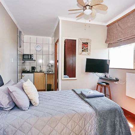 1202 On Cowgill Lägenhet Pretoria-Noord Exteriör bild